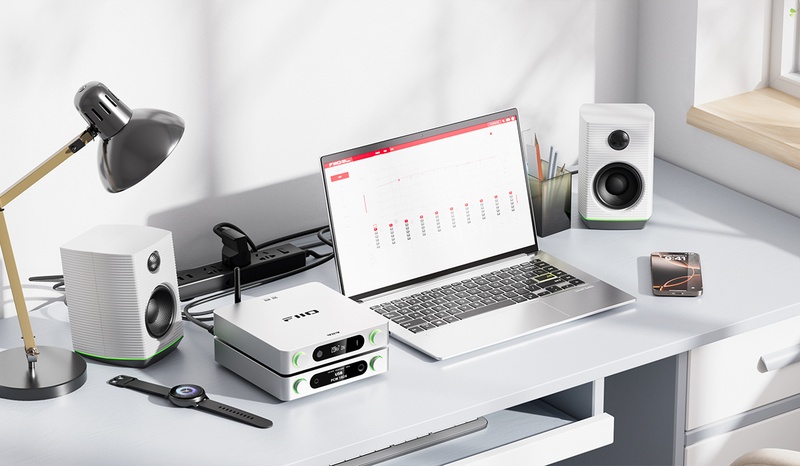 FiiO High-Resolution Bluetooth Audio Receiver in Silver - BR15 R2R (S)